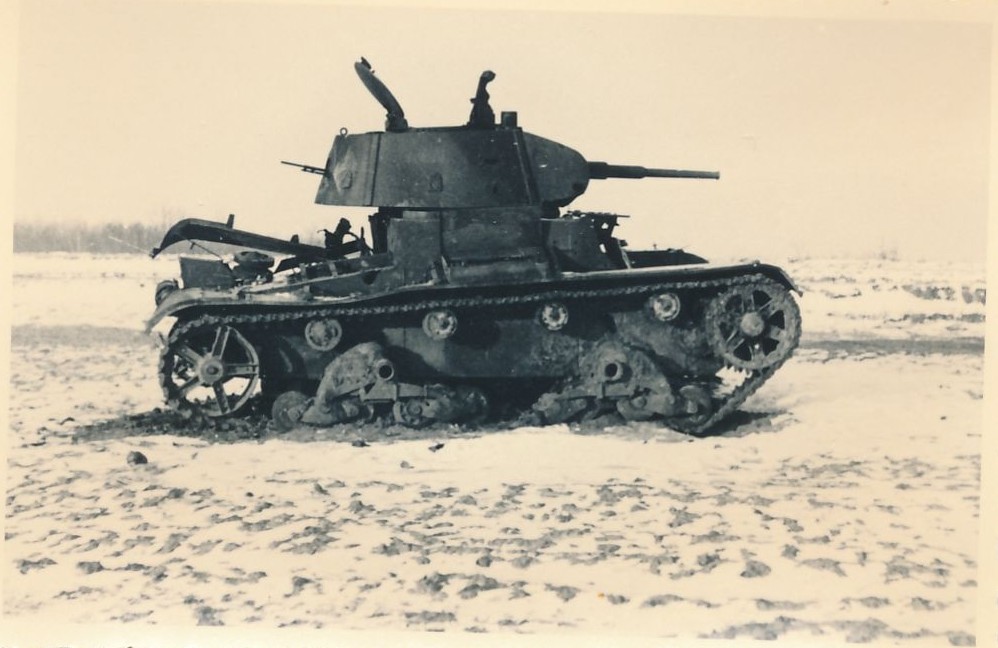 Gluchiw 1941 T-26.jpg
