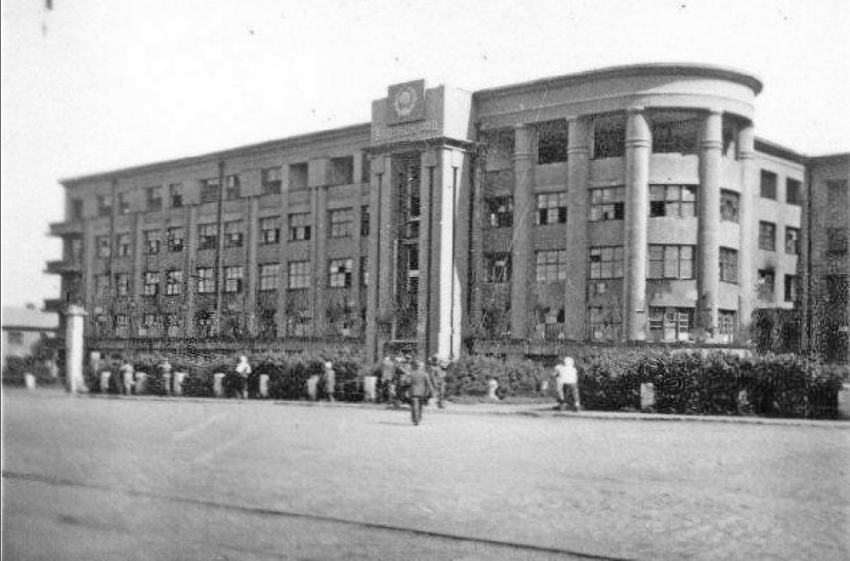 Горловка Дом Советов 1941 г. ( Haus der Partei in Gorlowka, Ukraine, 1941).jpg