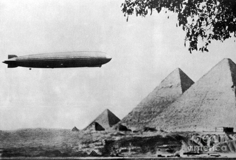 graf-zeppelin-over-giza-pyramids-1931-science-source.jpg