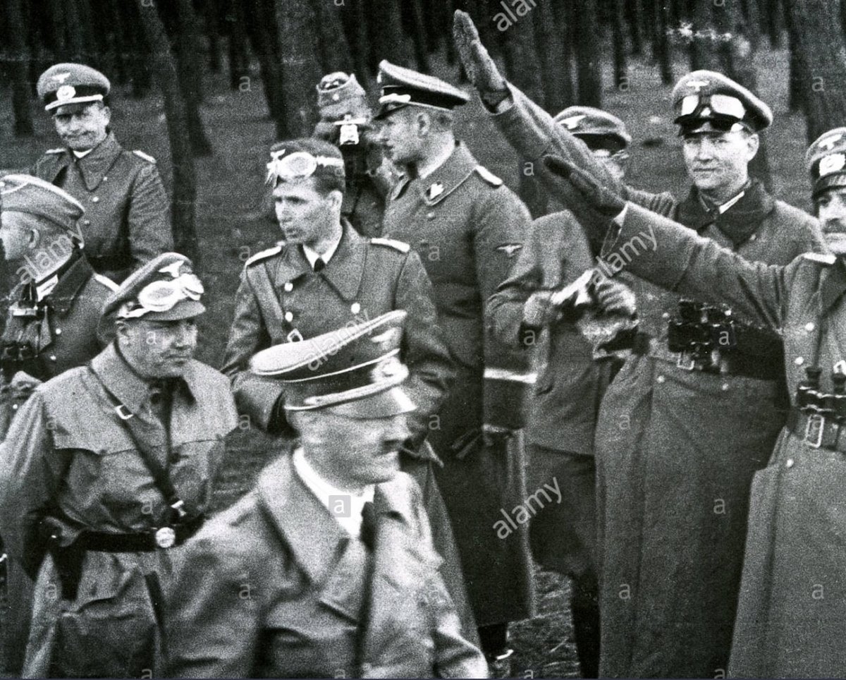 hitler-visits-german-troops-in-poland-in-1939-with-martin-bormann-BBWFXN.jpg