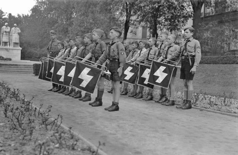 hitlerjugend4.jpg