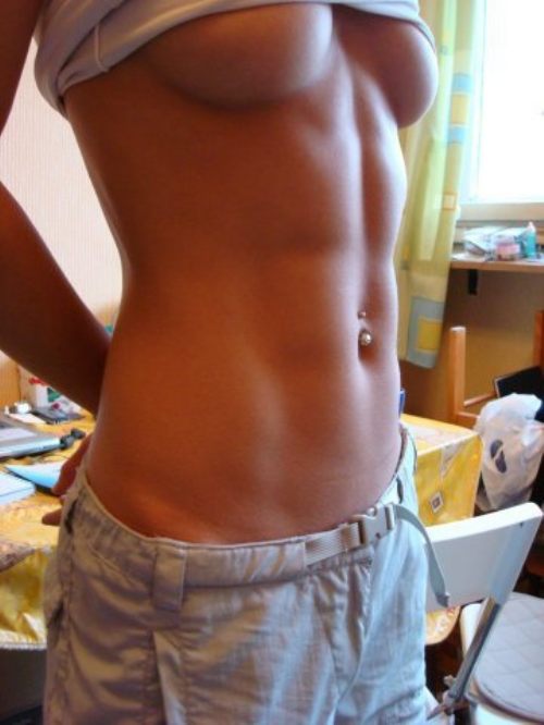 hot-girl-sexy-underboob-pose-19.jpg