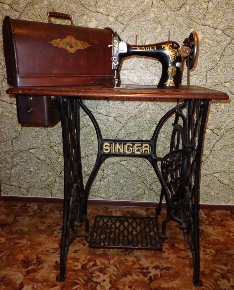 Купить ножную швейную машинку зингер. Швейная машинка (Zinger super 2001). Швейная машинка Зингер s010l. Швейная машинка Зингер 1878 года. Швейная машинка Зингер 8223.