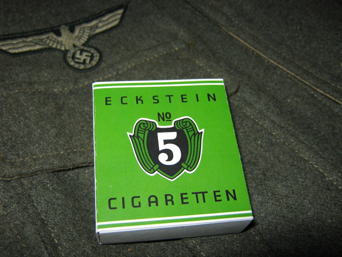 Сигареты кабинет. Сигареты Oberst 3 Рейх. Сигареты вермахта Eckstein. Сигареты Германии второй мировой войны. Немецкие папиросы.