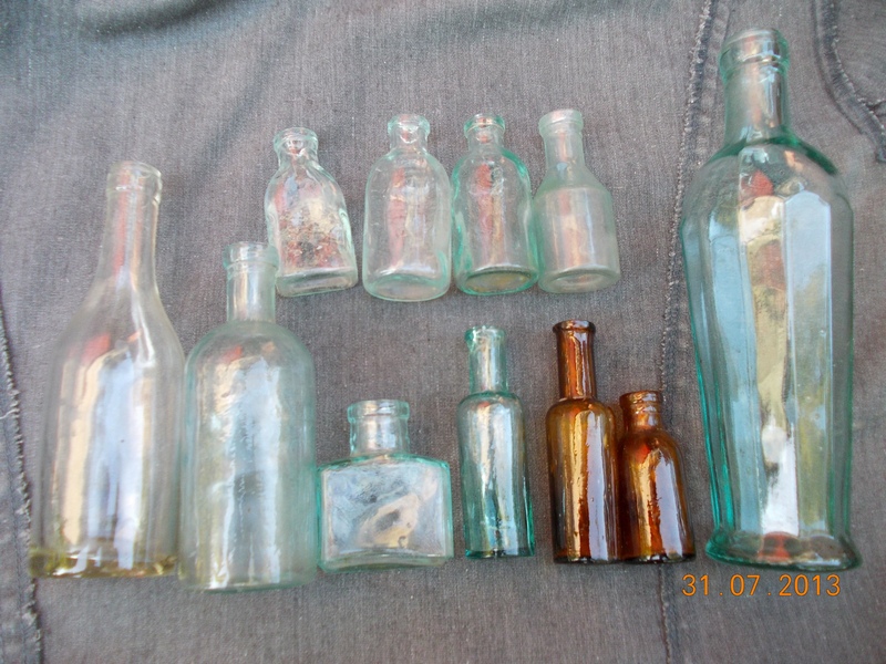 Бутылки пузырьки. Старинные бутылки. Старинные бутылки и пузырьки. Антикварные пузырьки и бутылочки. Старинные маленькие бутылочки.