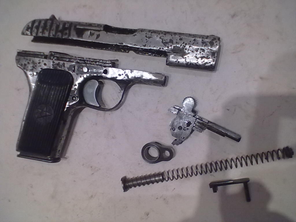 Пистолет тт 7. Пистолет тт из фанеры. Тульский токарев пистолет чертёж. Реакция инадзумы на тт. Пистолет тт 1941.