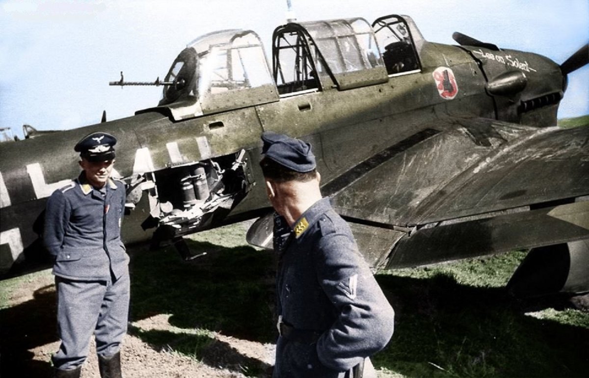 Ju 87. 5 .I.StG5.На фюзеляже тактическая эмблема I.StG5.jpg