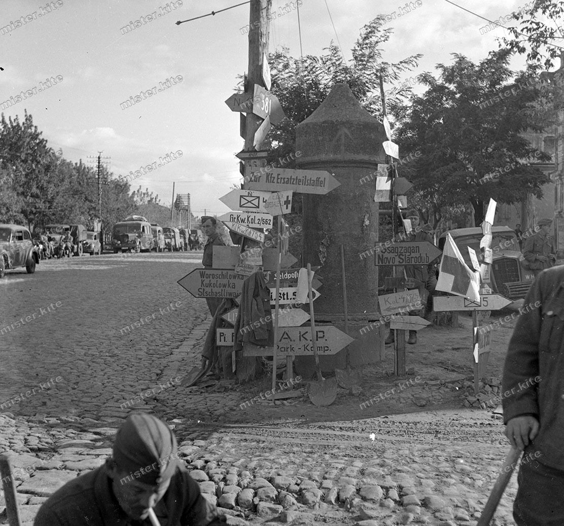 Кировоград Дорожные указатели 6-ой армии 1942 г..jpg