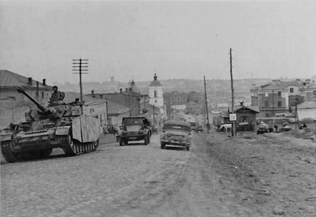 Kirovograd. Panzer IV mit Langrohr, Seitenpanzerung & Tarnanstrich, CAMOUFLAGE 1.jpg