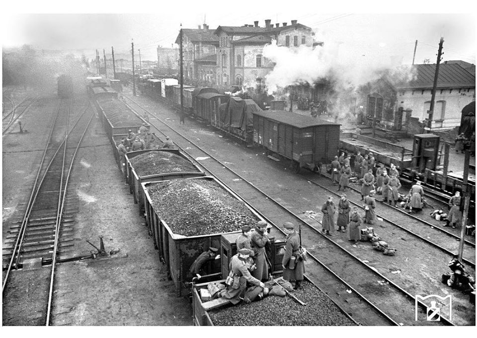 Кировоград Вокзал Эвакуация немецких войск Автор Walter Hollnagel 1943 г., октябрь-.jpg