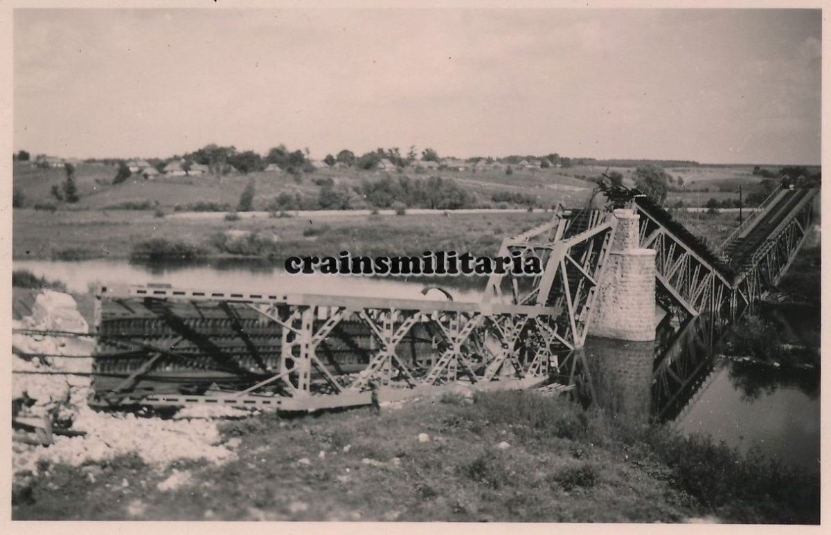 Корсунь Разрушенный ж-д мост через Рось (zerstörte  Ros Eisenbahn Brücke) 1941 г..jpg