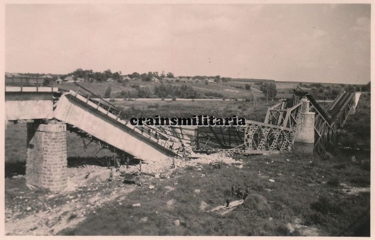 Корсунь Разрушенный ж-д мост через Рось (zerstörte  Ros Eisenbahn Brücke) 1941 г.=.jpg