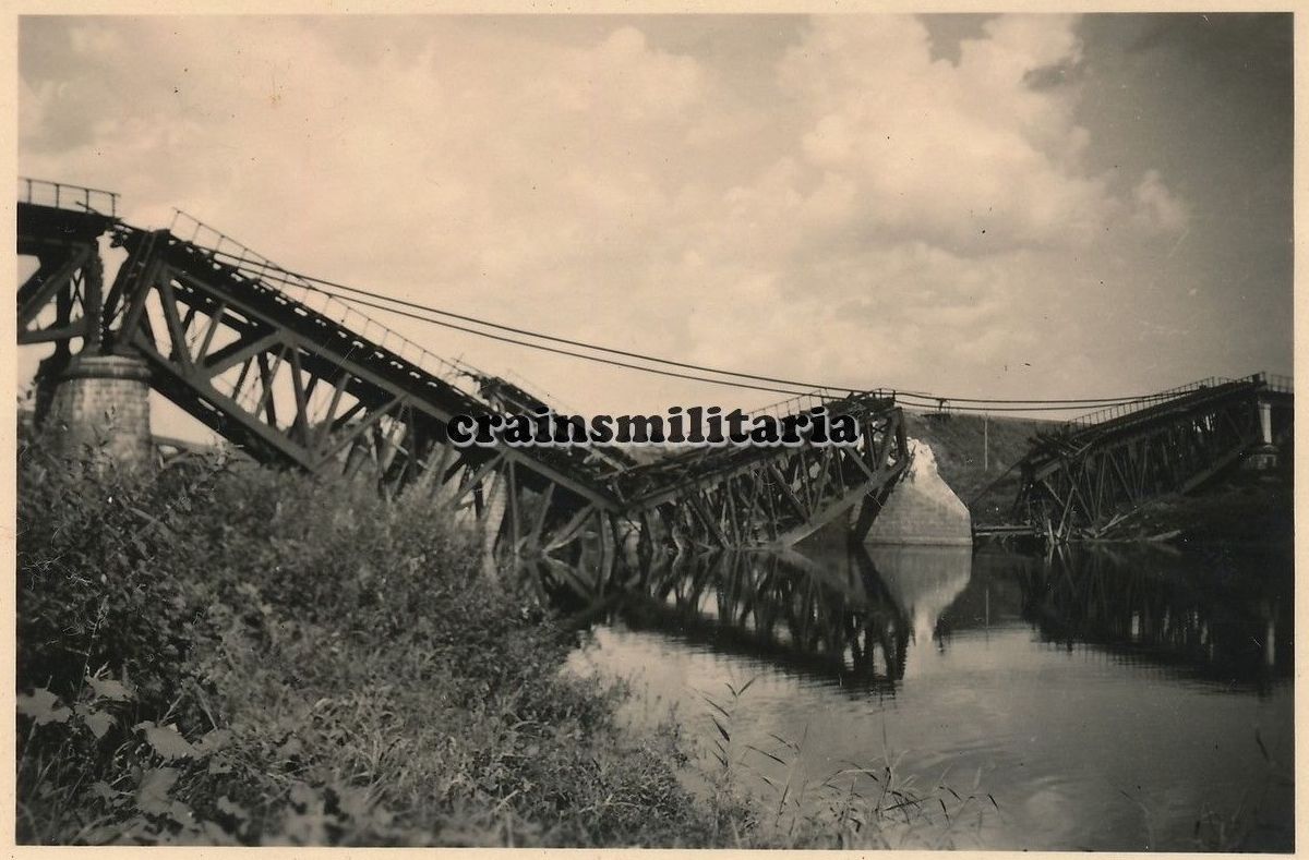 Корсунь Разрушенный ж-д мост через Рось (zerstörte  Ros Eisenbahn Brücke) 1941 г.==.jpg