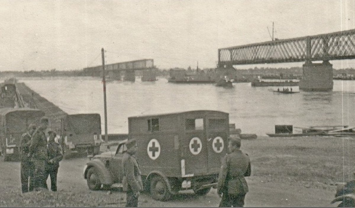 Кременчуг Мост через Днепр ( Brücke über den Dnjepr in Krementschuk) 1941 г..jpg