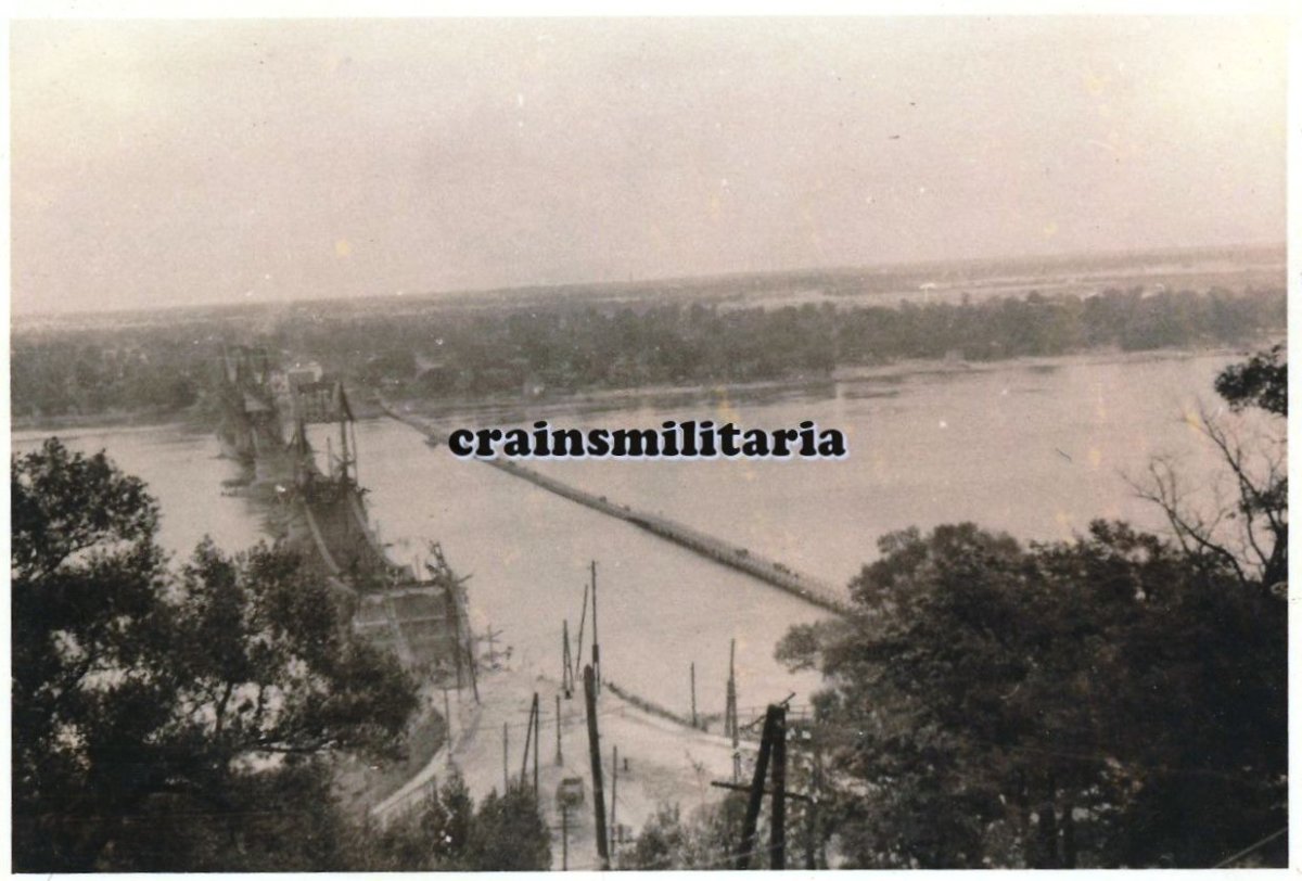 Кременчуг zerstörte Dnjepr Dnepr Brücke 1941 г..jpg