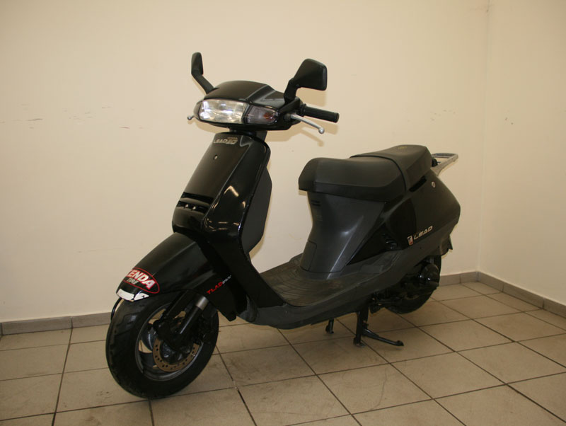 Honda lead af 90