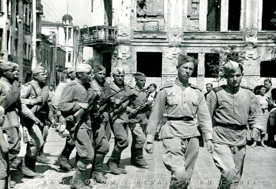 Лето 1945 г. Губанов Ю. Н.--.jpg