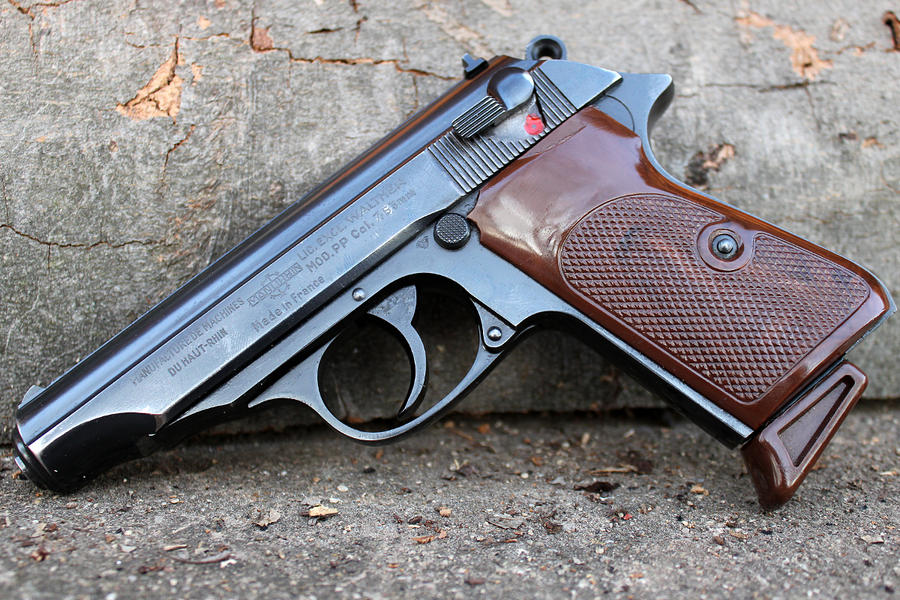 manurhin_walther_pp_by_plutonius_d5o13e6-fullview.jpg
