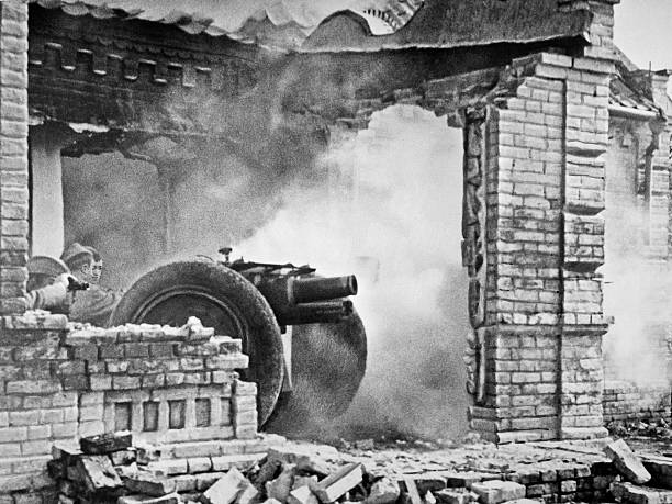 melitopol-ukrainian-ssr-ussr-soviet-soldiers-shoot-germans-during-a-picture-id522574628 (1).jpg