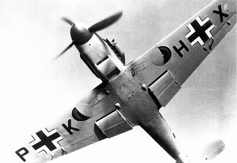 Messerschmitt-Bf-109F2Trop-Stammkennzeichen-PK+HX-WNr-8919-02.jpg