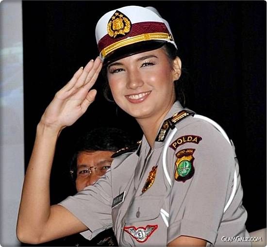 military_women_01.jpg
