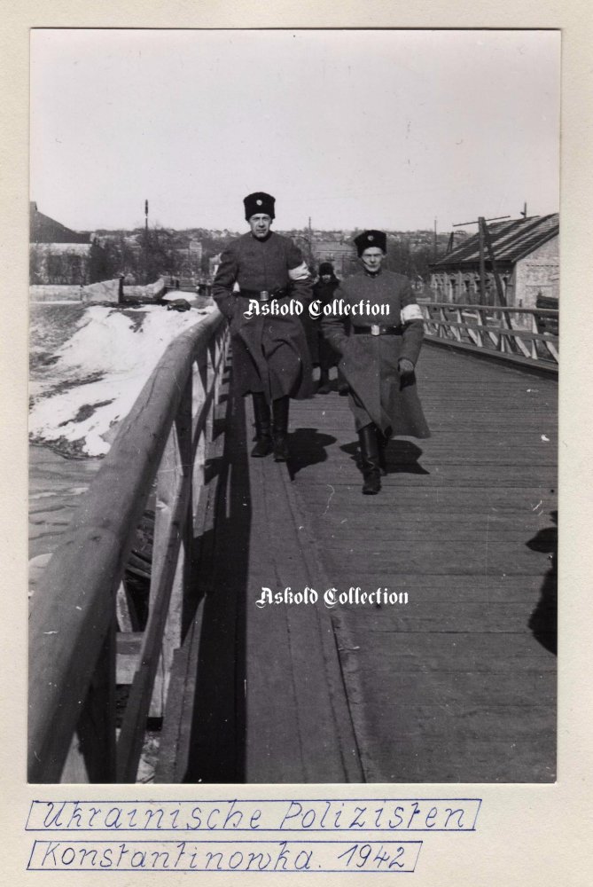 Місцева поліція в місті Константиновці, 1942. Донецька Обл.JPG