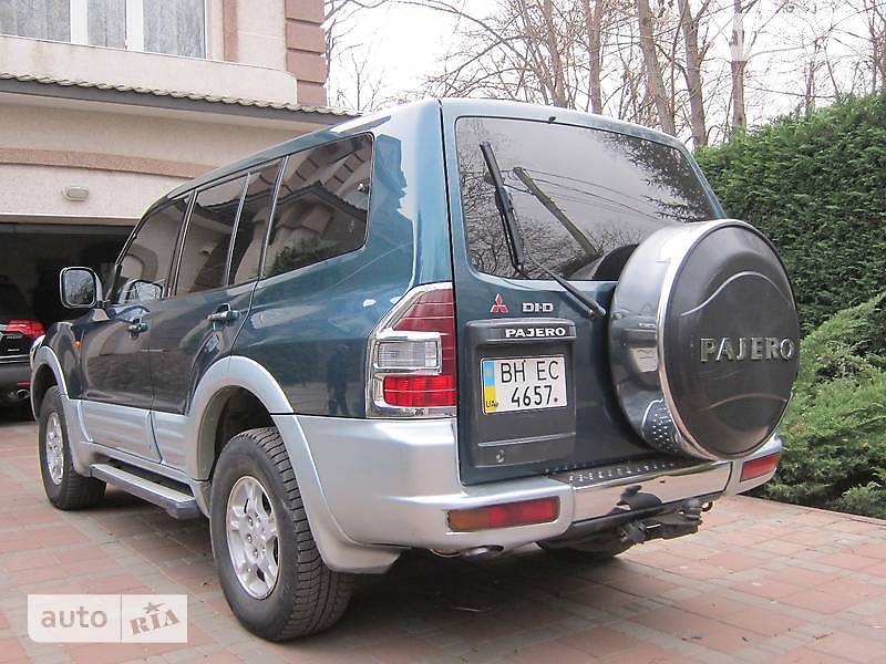 mitsubishi_pajero-wagon__324192051fx.jpg