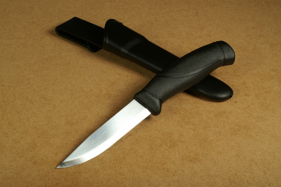 mo12141-morakniv-companion-black-mora-messer-rostfrei-01-big.jpg