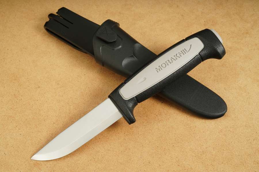 mo12249-morakniv-robust-mora-messer-carbonstahl-01-big.jpg