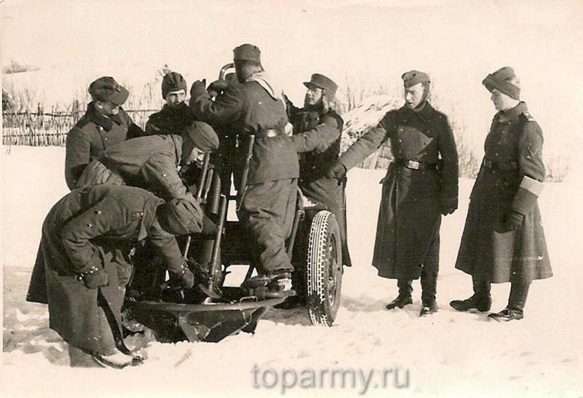 nemetskiy_minomet_12cm_granatwerfer_42.jpg