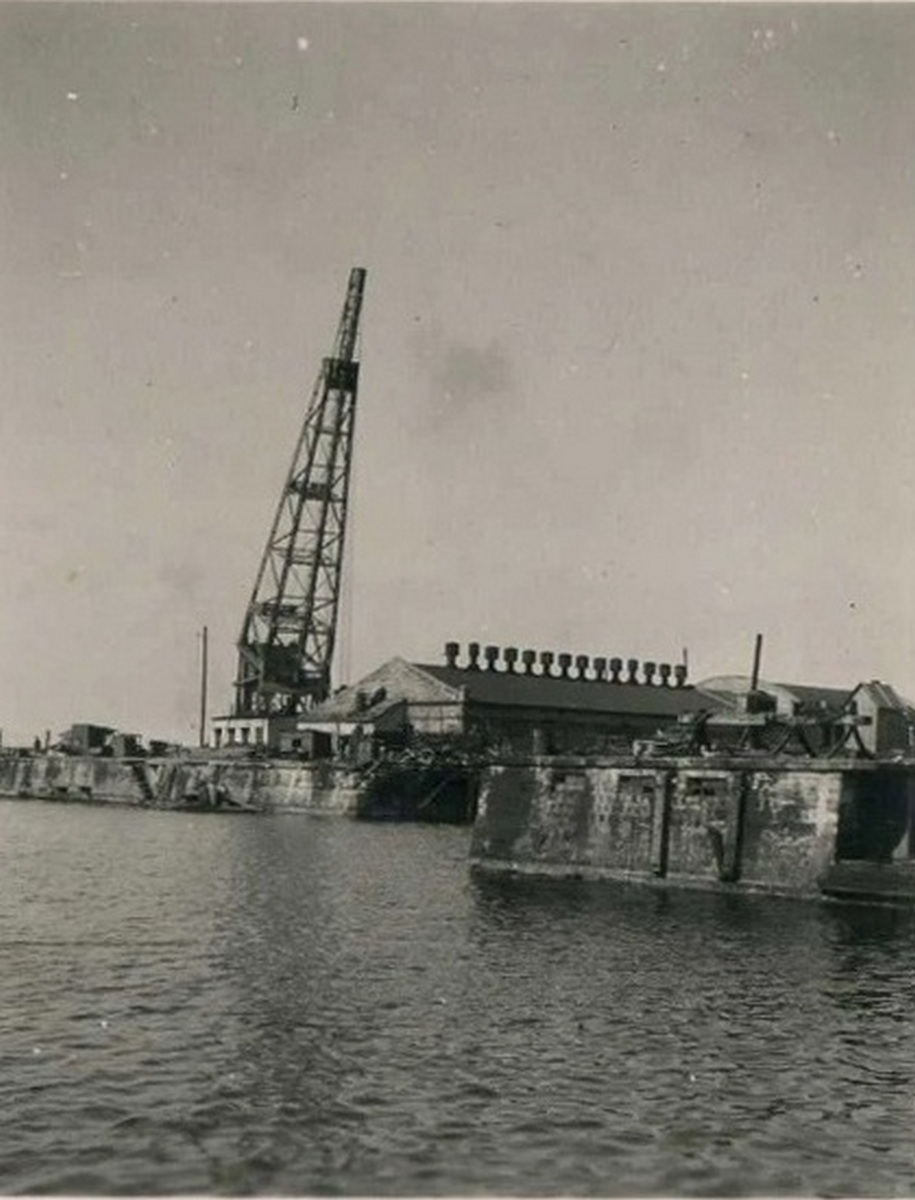 Николаев Порт (или судостроительный завод) 1941 г..jpg