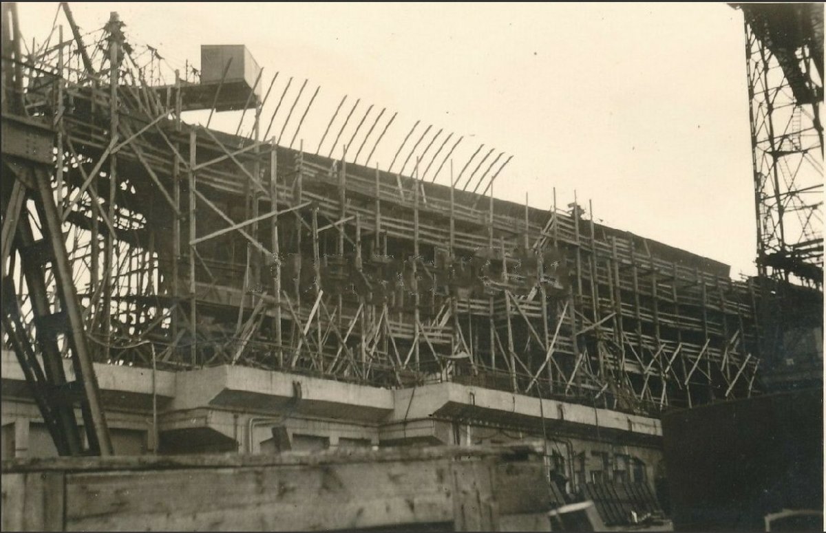 Николаев Солдаты вермахта на судостроительном заводе 1941-1943 г.-.jpg