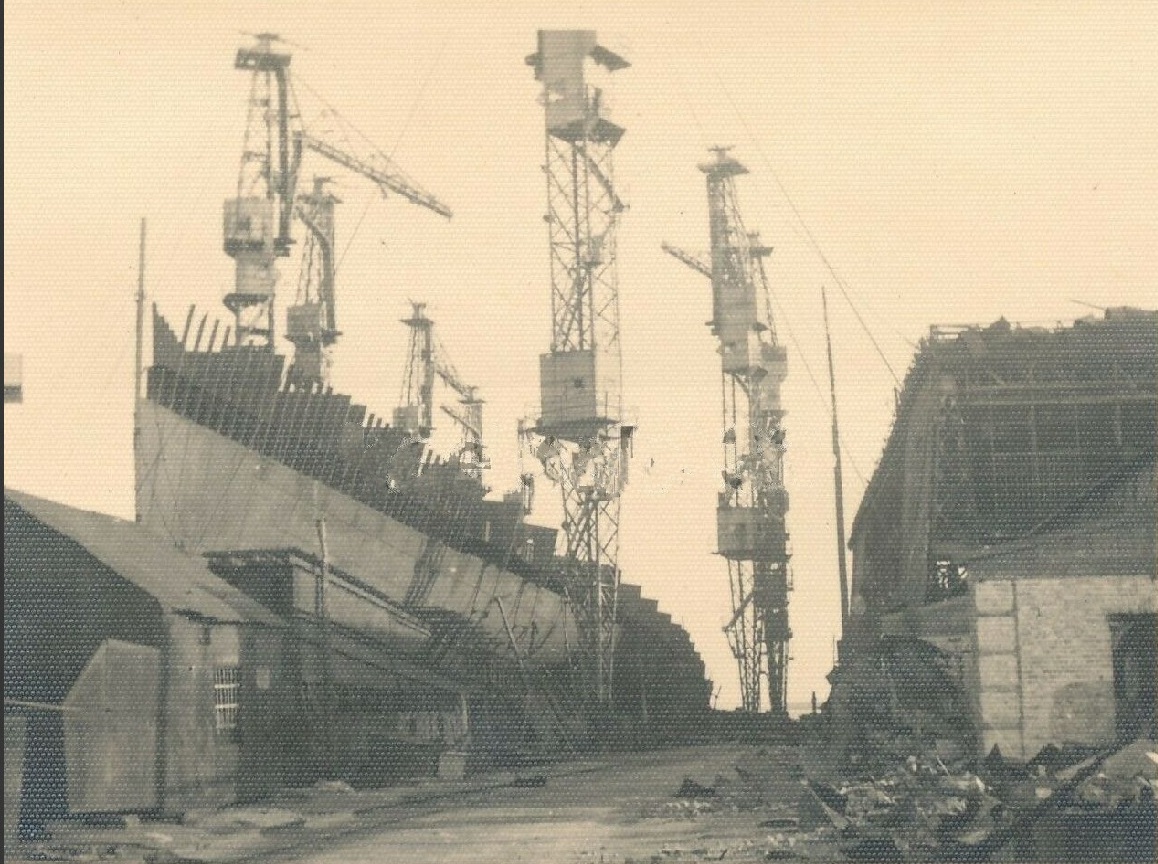 Николаев Солдаты вермахта на судостроительном заводе 1941-1943 г.---.jpg