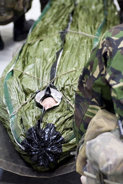nouzova-termoizolacni-prikryvka-blizzard-survival-blanket-zelena-047201_or.jpg