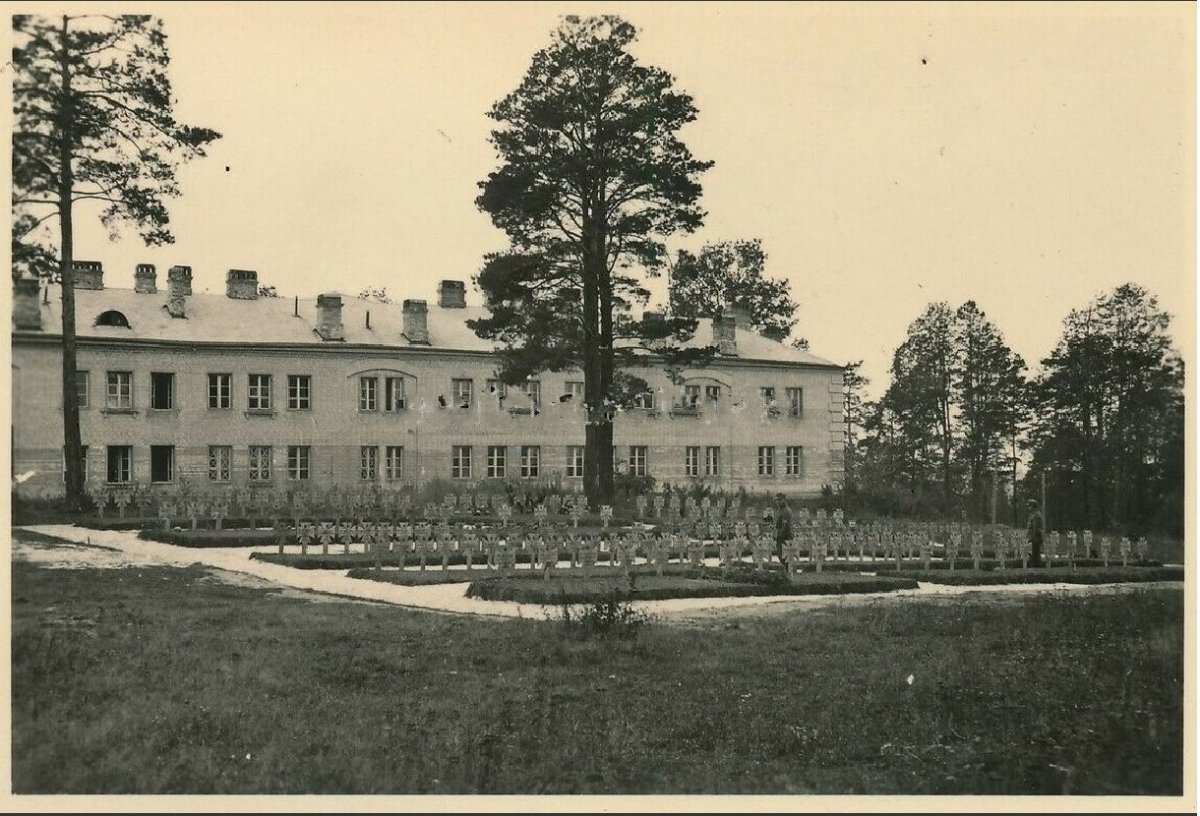 Новоград-Вол (Звягель) Немецкое военное кладбище (Friedhof Grab Soldaten in ZWIAHEL) 1941 г..jpg