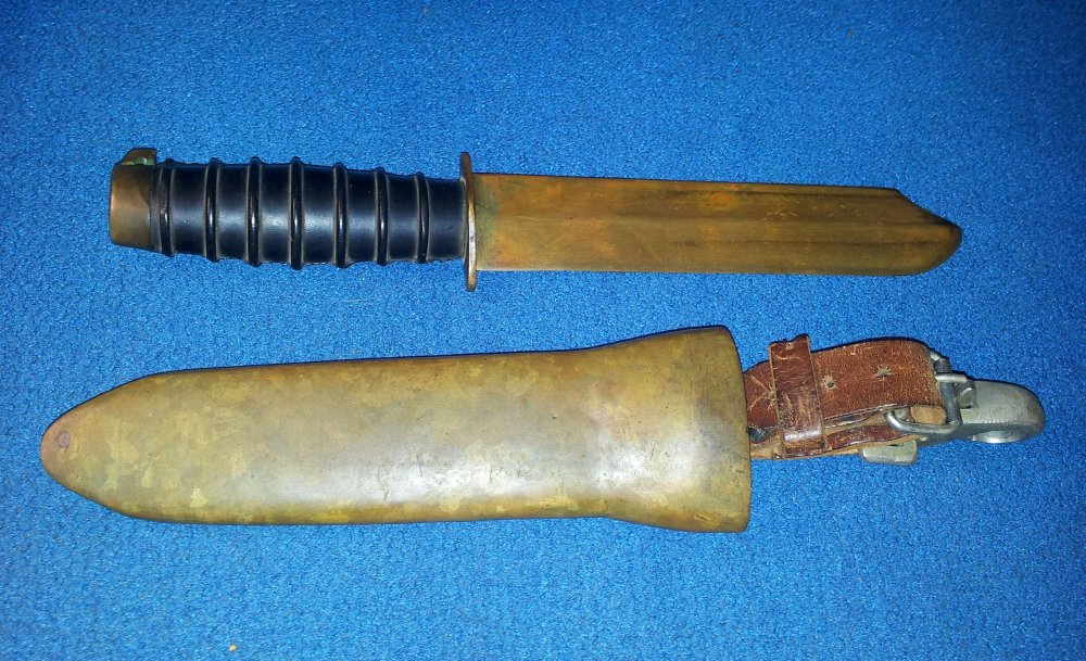 Нож Водолаза НВ-1 антимагнитный ВМФ СССР.jpg