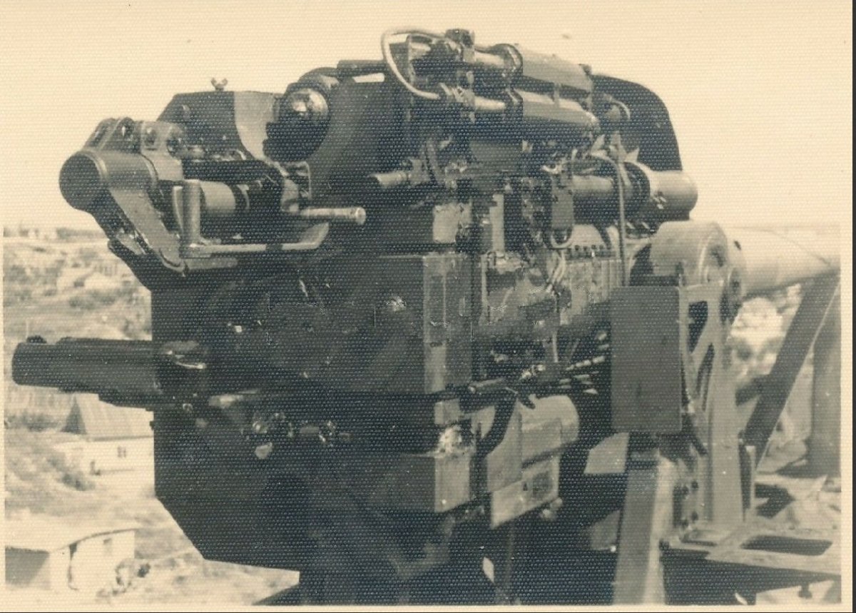 Очаков Батарея береговой обороны, захваченная вермахтом Демонтированное орудие 1941 г..jpg