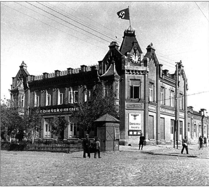 Office of a district commissar. Oleksandriia, 1942. Photo by Dr. Gauss Richle.jpg