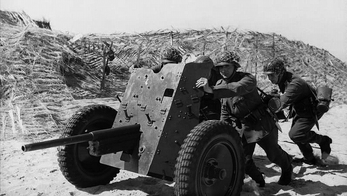 Pak37mm-Nth-Fra-early44.jpg