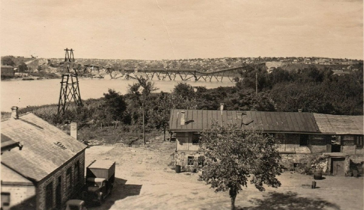Первомайск Разрушенный мост через Ю. Буг (Perwomaisk Lkw Laster zerstörte Brücke Bug) 1941 г..jpg