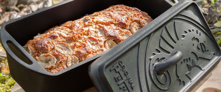 petromax_k4-Loaf_Pan_with_banana_bread.jpg