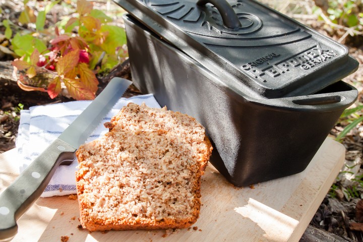 petromax_k4-Loaf_Pan_with_banana_bread_1.jpg