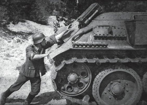 Подрыв танка.jpg