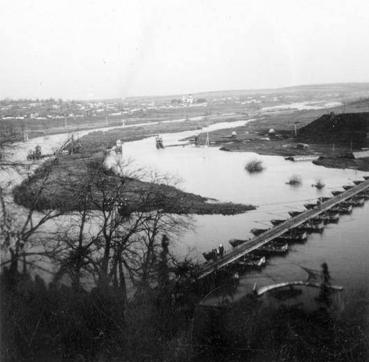 Понтонний пішохідний міст, Вінниця,Кумбари, 1941--.jpg
