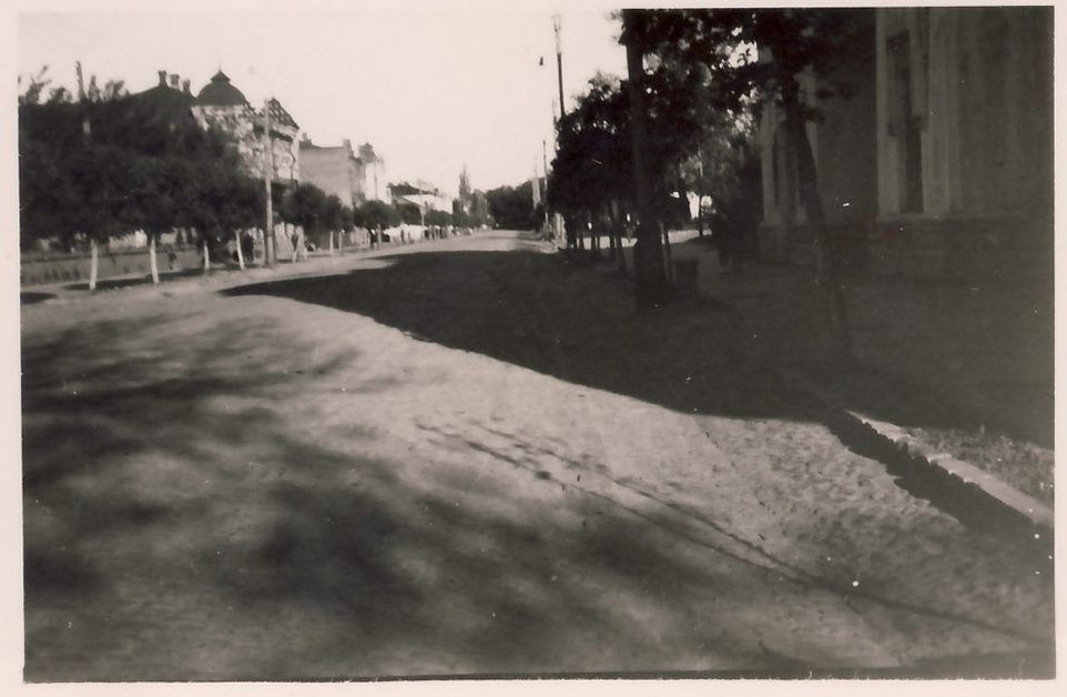 Проскуров Улица  (из альбома сотрудника Feldkommandantur 183) 1941-1943 г.---.jpg
