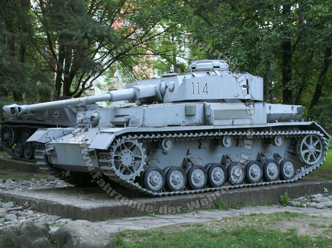 PzKpfw_4_J_BB_01-1.jpg