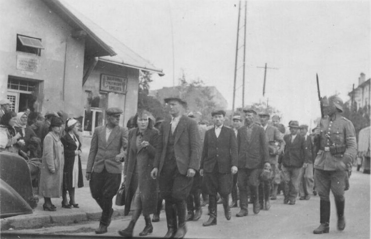 Самбор  Депортация евреев(Wehrmacht Artillerie Reg.157  Sambor Zydzi deport).jpg
