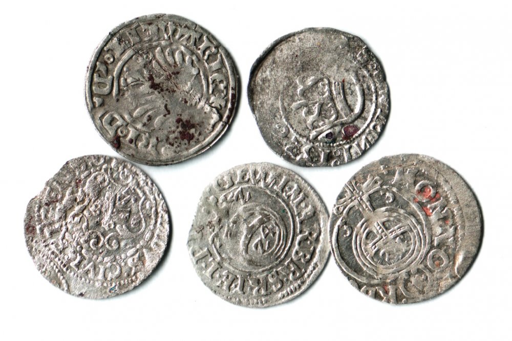 Первая известная монета. Динарии древней Руси. Европейский динарий 11-13 век. Серебряные монеты России 17 века. Серебряные монеты Европы 17 века.