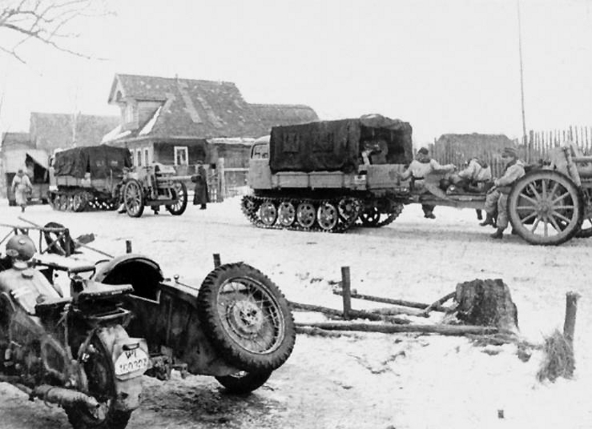 schwere-Artillerie-Ersatz-Abteilung-65-motorisiert-Raupenschlepper-ost-RSO.jpg