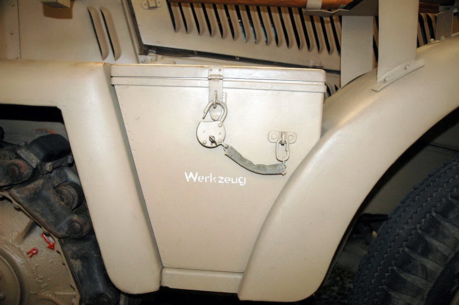 sdkfz10_09.jpg